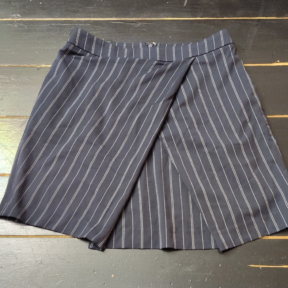 BANANA 🍌 🍌 🍌 🍌 🍌 REPUBLIC Navy Pinstripe Women's Skirt